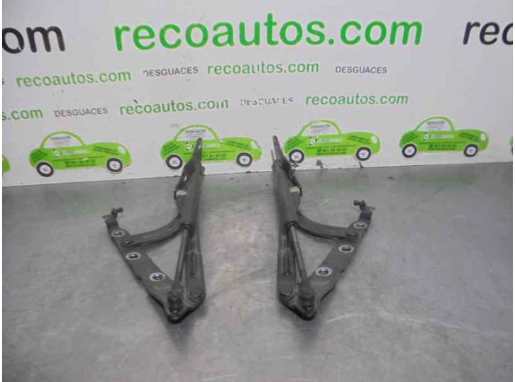Replacement tailgate hinge for Volvo S40 sedan 2.0 diesel CAT OEM IAM reference 31218465 