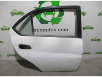 Recambio de puerta trasera derecha para toyota prius (nhw11) básico referencia OEM IAM 6700347010 BLANCA 4 PUERTAS