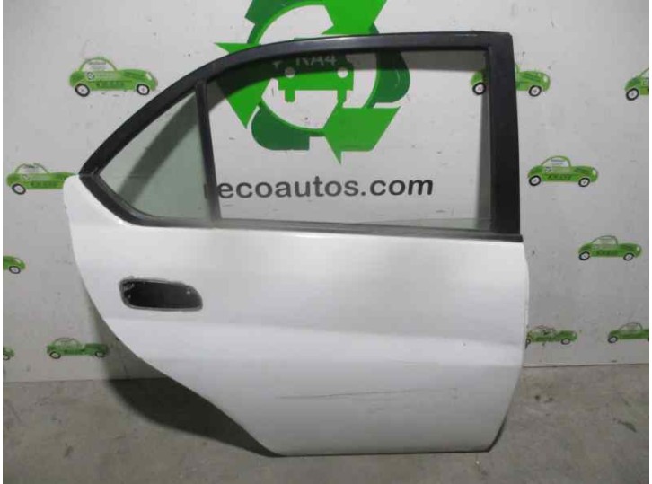 Recambio de puerta trasera derecha para toyota prius (nhw11) básico referencia OEM IAM 6700347010 BLANCA 4 PUERTAS