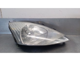 Recambio de faro derecho para ford focus berlina (cak) 1.8 tddi turbodiesel cat referencia OEM IAM 1M5113005EA 1152095 