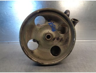 Replacement power steering pump for Citroën C5 saloon 2.0 HDi OEM IAM reference 9636086680 7617955502 ZF
