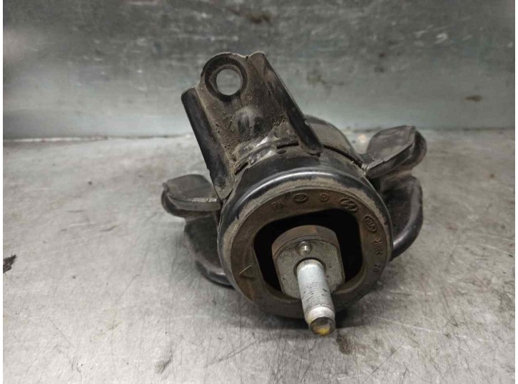 Recambio de soporte motor para hyundai i30 (gd) 1.4 crdi cat referencia OEM IAM 21810A5200 