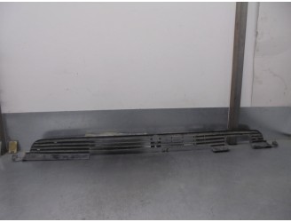 Recambio de rejilla delantera para volkswagen golf ii (191/193) 1.8 referencia OEM IAM 191853677A  