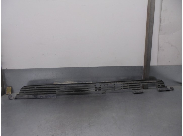 Recambio de rejilla delantera para volkswagen golf ii (191/193) 1.8 referencia OEM IAM 191853677A  