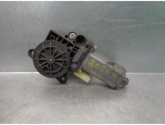 Recambio de motor elevalunas delantero izquierdo para ford fusion (cbk) 1.4 tdci cat referencia OEM IAM 1206824 2 PINES 5 PUERTA