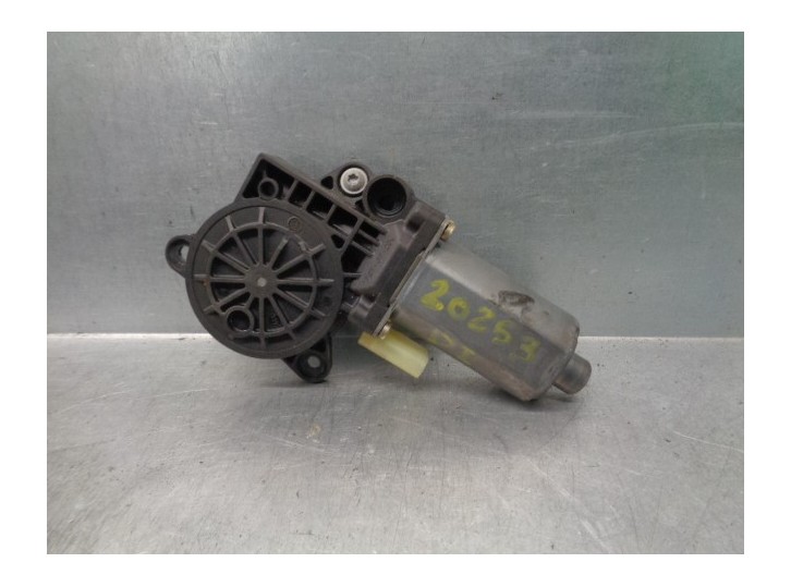 Replacement front left window regulator motor for Ford Fusion (CBK) 1.4 TDCi CAT OEM IAM reference 1206824 2 PINS 5 DOOR