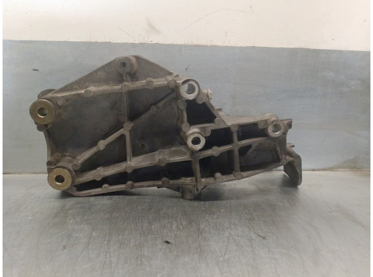 Recambio de soporte alternador para alfa romeo 159 (140) 2.0 jtdm referencia OEM IAM 55197248 55197248 