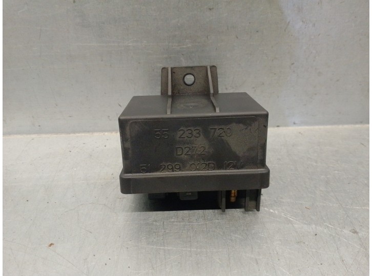 Replacement glow plug relay box for Citroën C6 2.7 V6 HDi FAP CAT (UHZ / DT17TED4) OEM IAM reference 55233720 51299012D 