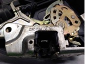 Replacement rear right door lock for Mercedes-Benz E-Class (W210) Saloon 3.2 24V CAT OEM IAM reference 2027300835