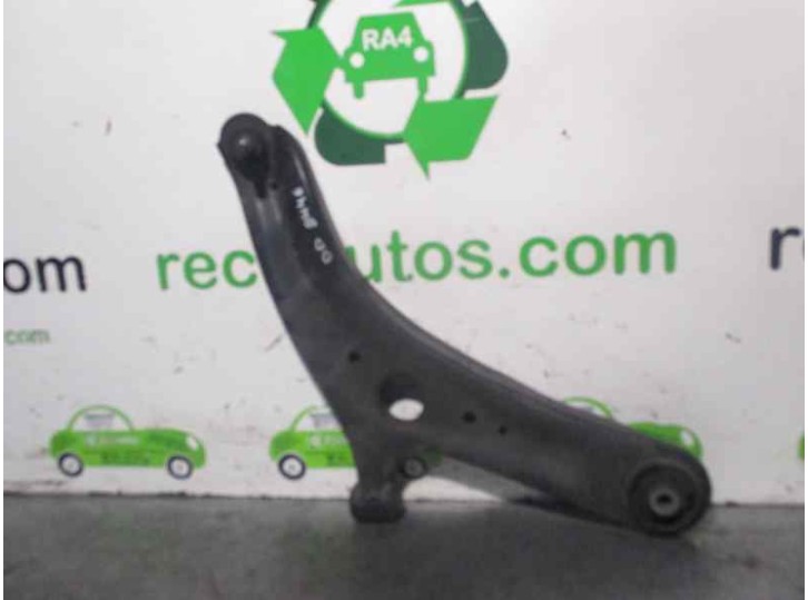 Recambio de brazo suspension inferior delantero derecho para kia venga 1.4 cat referencia OEM IAM 54501P100 