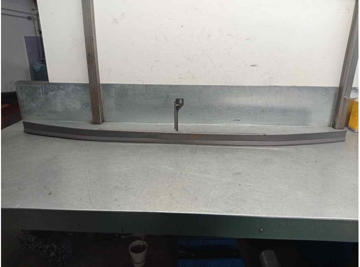 Recambio de molduras traseras para peugeot 309 1.9 diesel referencia OEM IAM 