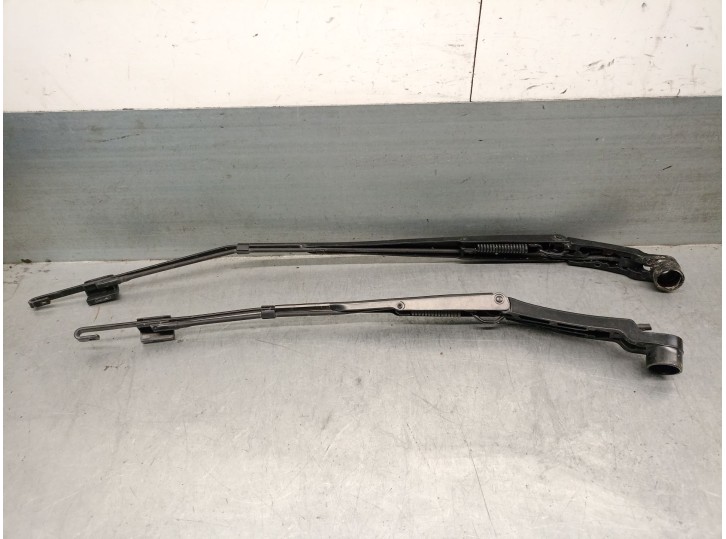 Recambio de brazo limpia delantero derecho para mazda 3 hatchback (bp) 2.0 skyactiv-g m hybrid referencia OEM IAM 7290MGZ 