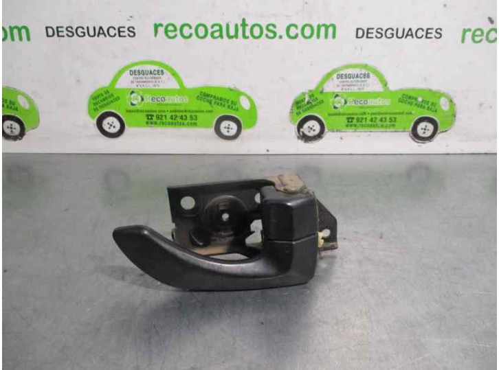 Replacement right rear interior door handle for Hyundai Santa Fe (SM) 2.7 V6 CAT OEM IAM reference 2273119 