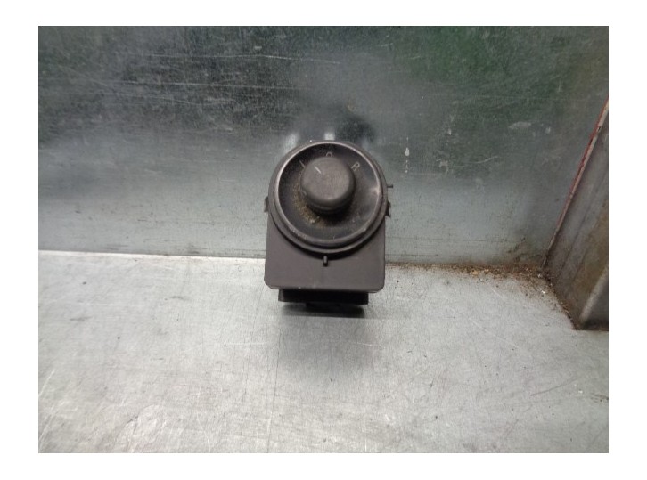 Recambio de mando retrovisor para chevrolet cruze hatchback 2.0 diesel cat referencia OEM IAM 13272182  