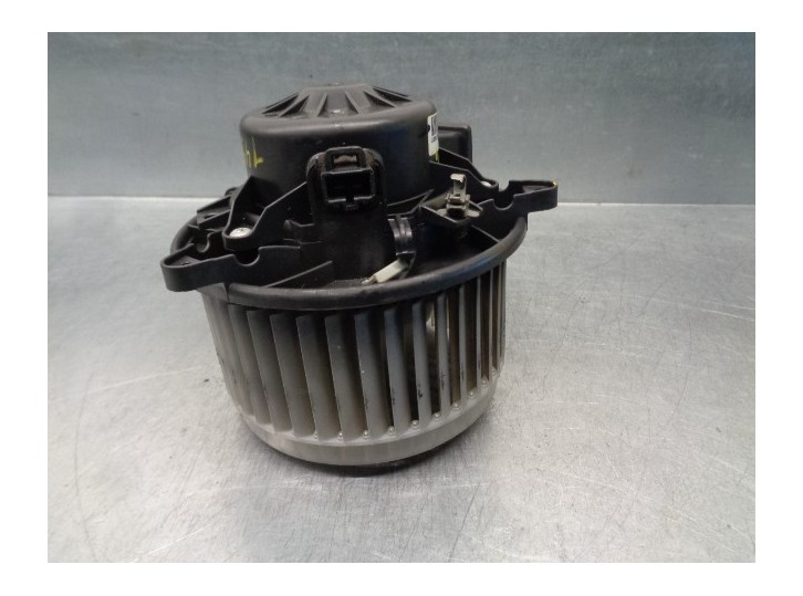 Recambio de motor calefaccion para chevrolet cruze hatchback 2.0 diesel cat referencia OEM IAM 13263279  