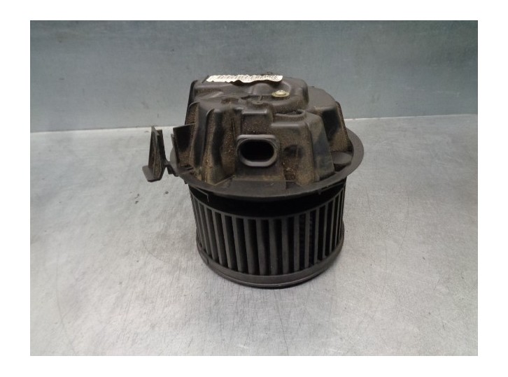 Recambio de motor calefaccion para dacia logan 1.6 cat referencia OEM IAM 272106020R N103300P VALEO