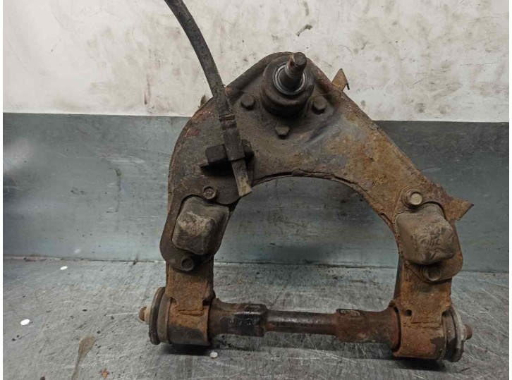 Recambio de brazo suspension superior delantero derecho para hyundai terracan (hp) 2.5 tci referencia OEM IAM 54401H1150 