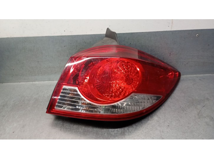 Recambio de piloto trasero derecho para chevrolet cruze 1.6 cat referencia OEM IAM 95127057 95127057 