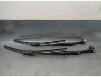 Front right wiper arm replacement for Mitsubishi Montero (V20/V40) 2.5 Turbodiesel OEM IAM reference 