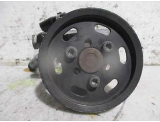 Replacement power steering pump for Volkswagen Passat Saloon (3B3) 1.9 TDI OEM IAM reference 8D0145177Q 7005 KYB