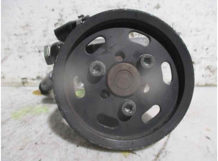 Recambio de bomba servodireccion para volkswagen passat berlina (3b3) 1.9 tdi referencia OEM IAM 8D0145177Q 7005 KYB