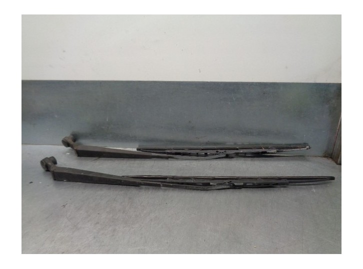 Replacement front right wiper arm for Ford Ranger (ES) 2.5 TDCi CAT OEM IAM reference 3942501 4036296 