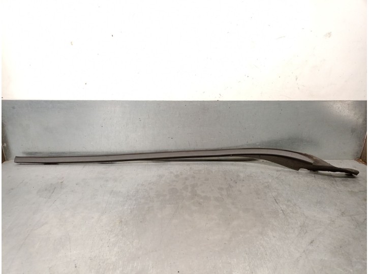 Recambio de molduras delanteras para volvo v60 i (155) 1.6 drive referencia OEM IAM 31335864 31416140 