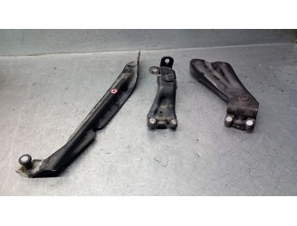 Recambio de soporte / guia puerta corredera para ford transit courier b460 monospace 1.5 tdci referencia OEM IAM ET76A25001A 194