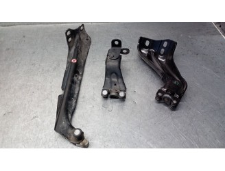 Recambio de soporte / guia puerta corredera para ford transit courier b460 monospace 1.5 tdci referencia OEM IAM ET76A25000AH 22