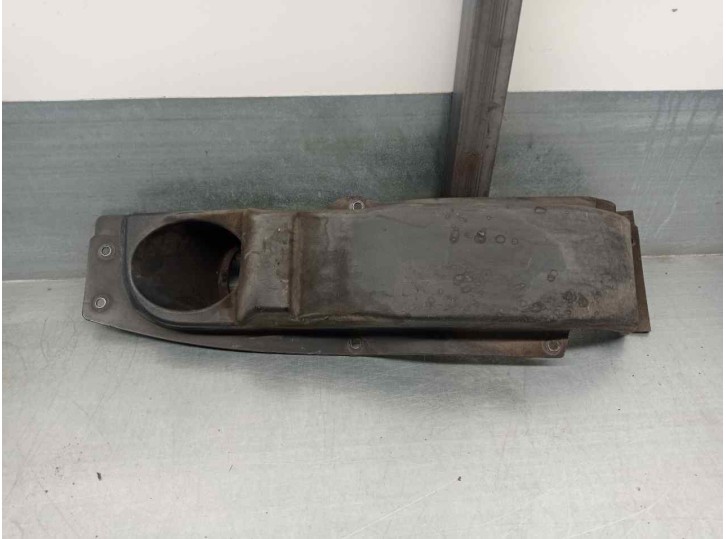 Recambio de molduras delanteras para iveco daily ka 2.3 diesel cat referencia OEM IAM 50407G008 