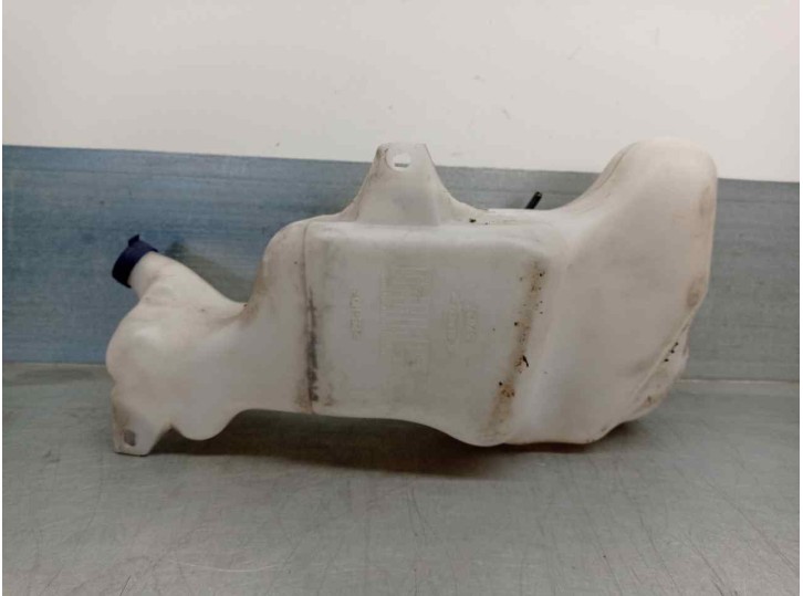 Replacement washer fluid reservoir for Iveco Daily KA 2.3 Diesel CAT OEM IAM reference 3801899 