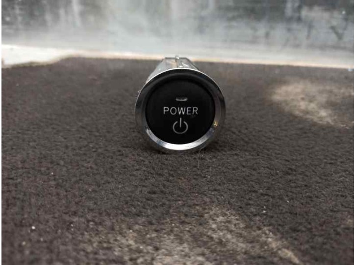 Recambio de boton start/stop para toyota prius (nhw20) 1.5 cat referencia OEM IAM 8961147010  