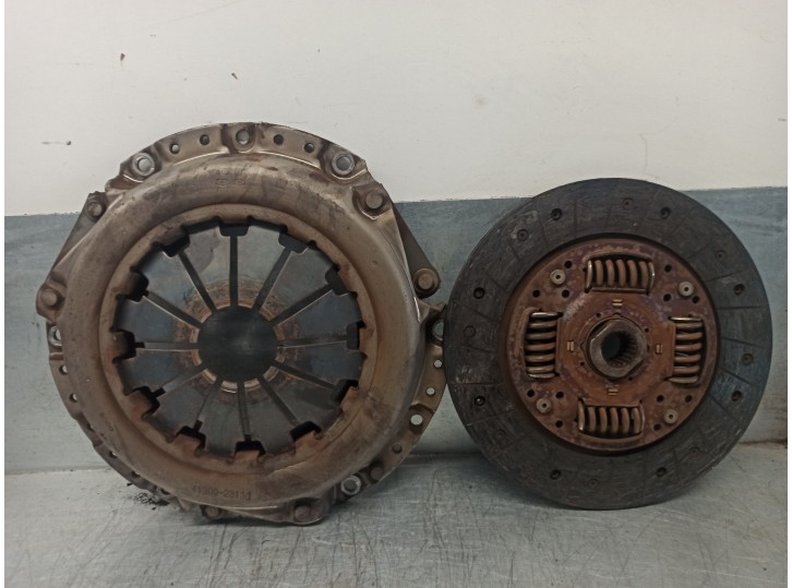 Replacement clutch kit for Hyundai i30CW 1.6 CRDi CAT OEM IAM reference 4130023130 