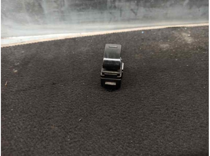 Recambio de mando elevalunas delantero derecho para toyota prius (nhw20) 1.5 cat referencia OEM IAM 8481012080  