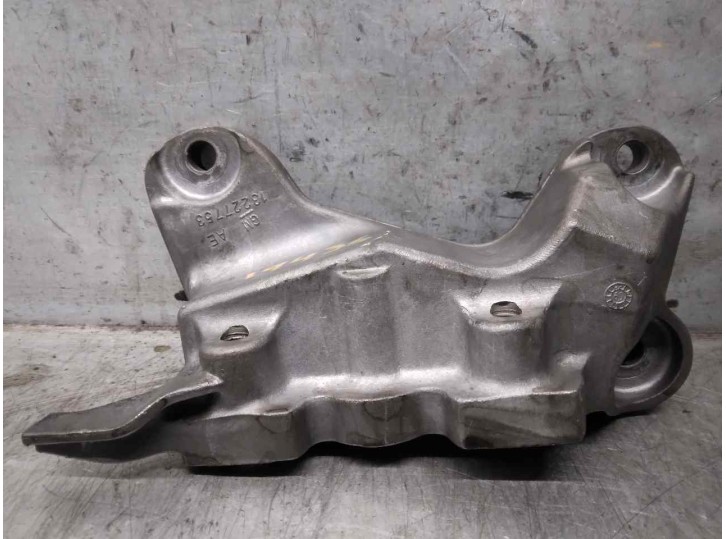 Replacement engine mount for Opel Insignia saloon 1.8 16v OEM IAM reference 13227753 684610 
