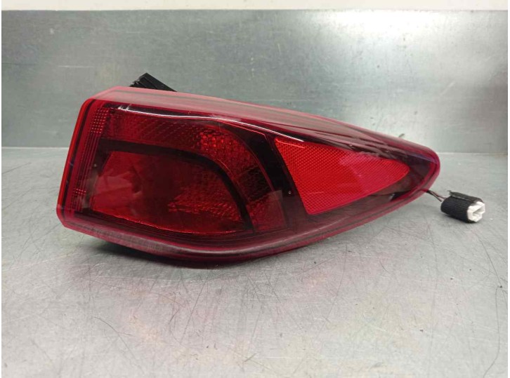 Recambio de piloto trasero derecho para hyundai kona 1.0 tgdi cat referencia OEM IAM 92402J9500 92402J9500 