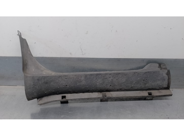 Recambio de molduras delanteras para iveco daily caja cerrada (2006 =>) 2.3 diesel cat referencia OEM IAM 504160334  