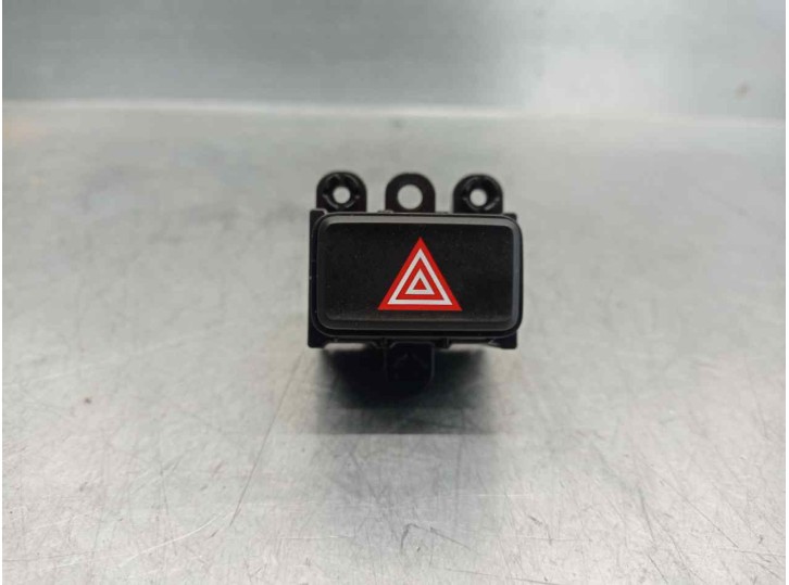 Recambio de warning para hyundai kona 1.0 tgdi cat referencia OEM IAM 93790J9AA0 3V73601000 