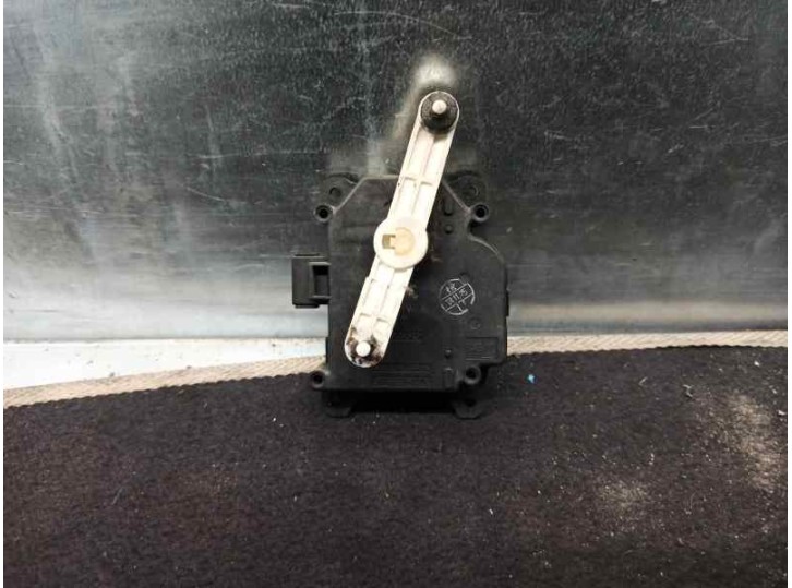 Recambio de motor calefaccion para toyota prius (nhw20) 1.5 cat referencia OEM IAM 8713047070 0638000240 DENSO