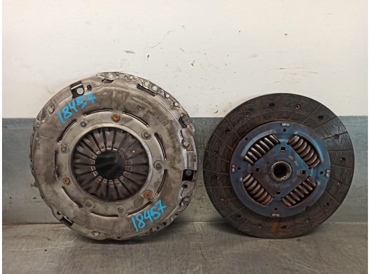 Recambio de kit embrague para kia rio 1.4 crdi cat referencia OEM IAM 4130032021 KIC33 VALEO