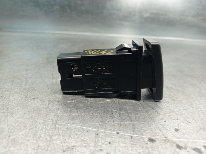 Recambio de warning para toyota avensis wagon (t25) 2.2 d-4d cat referencia OEM IAM 157963  