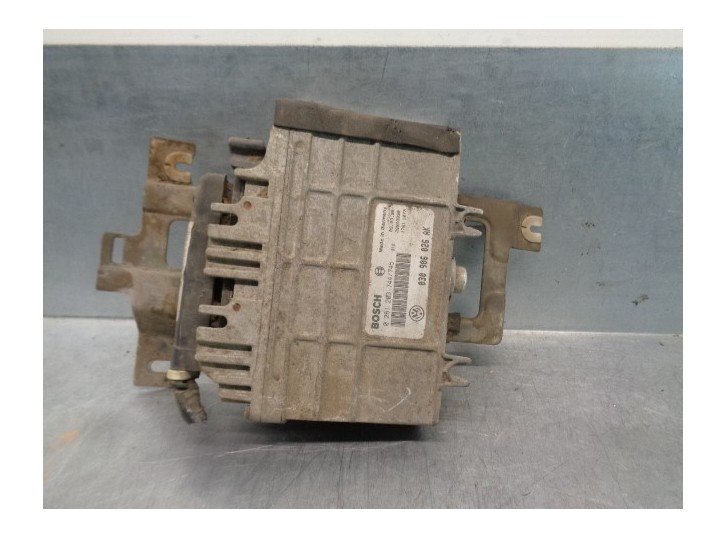 Recambio de centralita motor uce para volkswagen polo berlina (6n1) 1.05 referencia OEM IAM 030906026AK 0261203745 