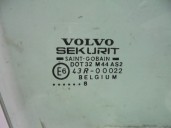 Replacement front right window for Volvo S40 Saloon 2.0 Turbo CAT OEM IAM reference 43R00022 DOT32M44AS2