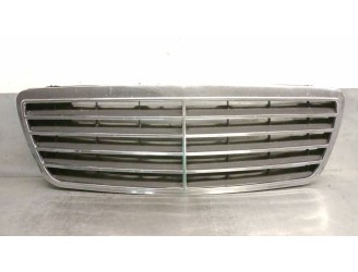Recambio de rejilla delantera para mercedes-benz clase e (w210) e 270 cdi (210.016) referencia OEM IAM A21088005837D11 A21088005