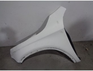 Recambio de aleta delantera izquierda para mercedes-benz clase gla (w156) 2.1 cdi cat referencia OEM IAM A1568800118 BLANCA 