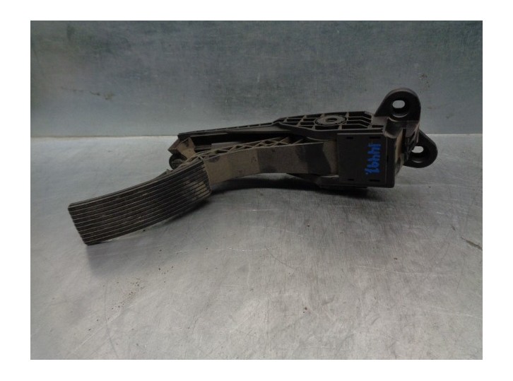 Recambio de potenciometro pedal para mercedes-benz clase m (w164) 3.0 cdi cat referencia OEM IAM A1643000004  