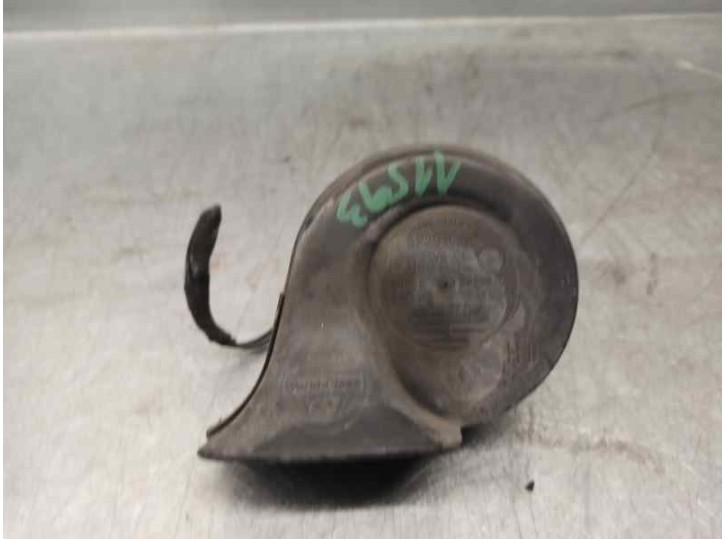 Replacement horn for Chrysler Voyager (ES) 3.3 CAT OEM IAM reference 4361952 