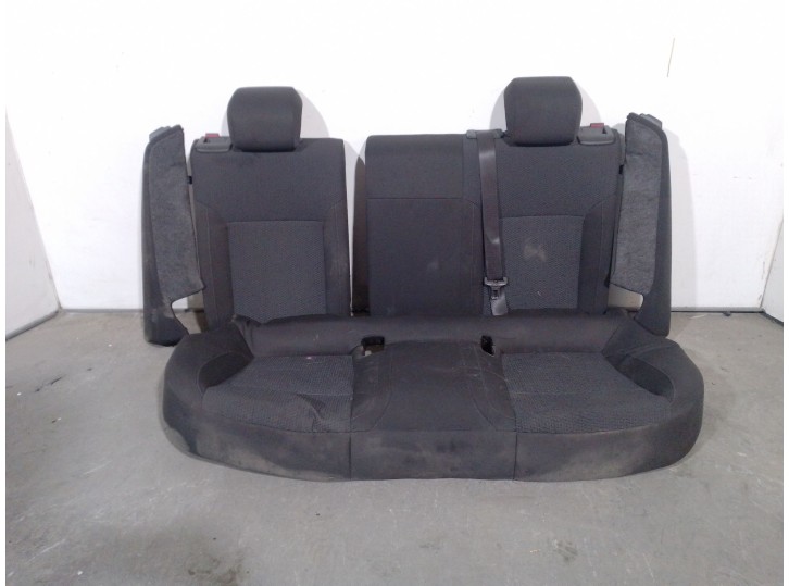 Recambio de asientos traseros para opel insignia a sports tourer (g09) 2.0 cdti (35) referencia OEM IAM 2303532 2303532 