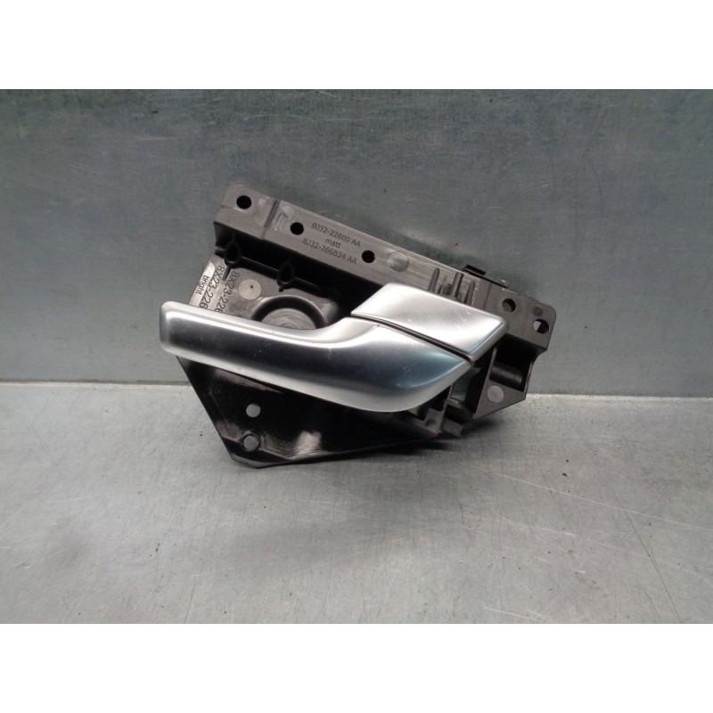 Recambio de maneta interior trasera derecha para land rover evoque 2.2 td4 cat referencia OEM IAM BJ3222600AA LR030563 
