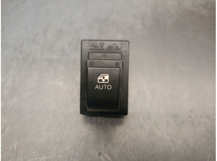 Recambio de mando elevalunas delantero derecho para kia pro cee´d (ed) 2.0 crdi 140 referencia OEM IAM 935751H100 935751H100 